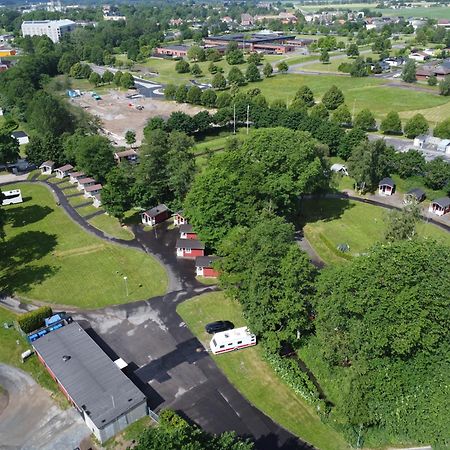 Skara Stads-Camping & Stugby Esterno foto