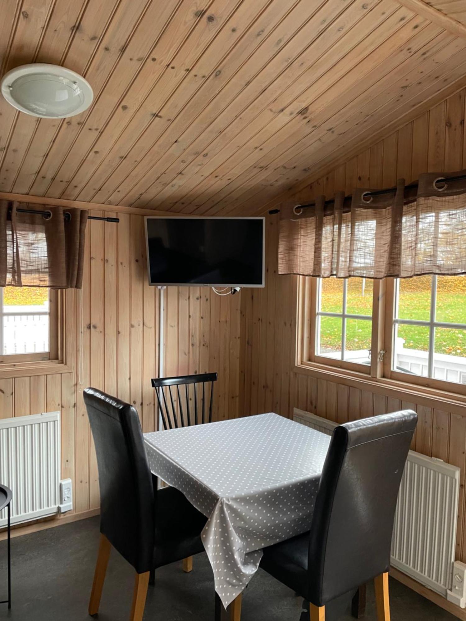 Skara Stads-Camping & Stugby Esterno foto