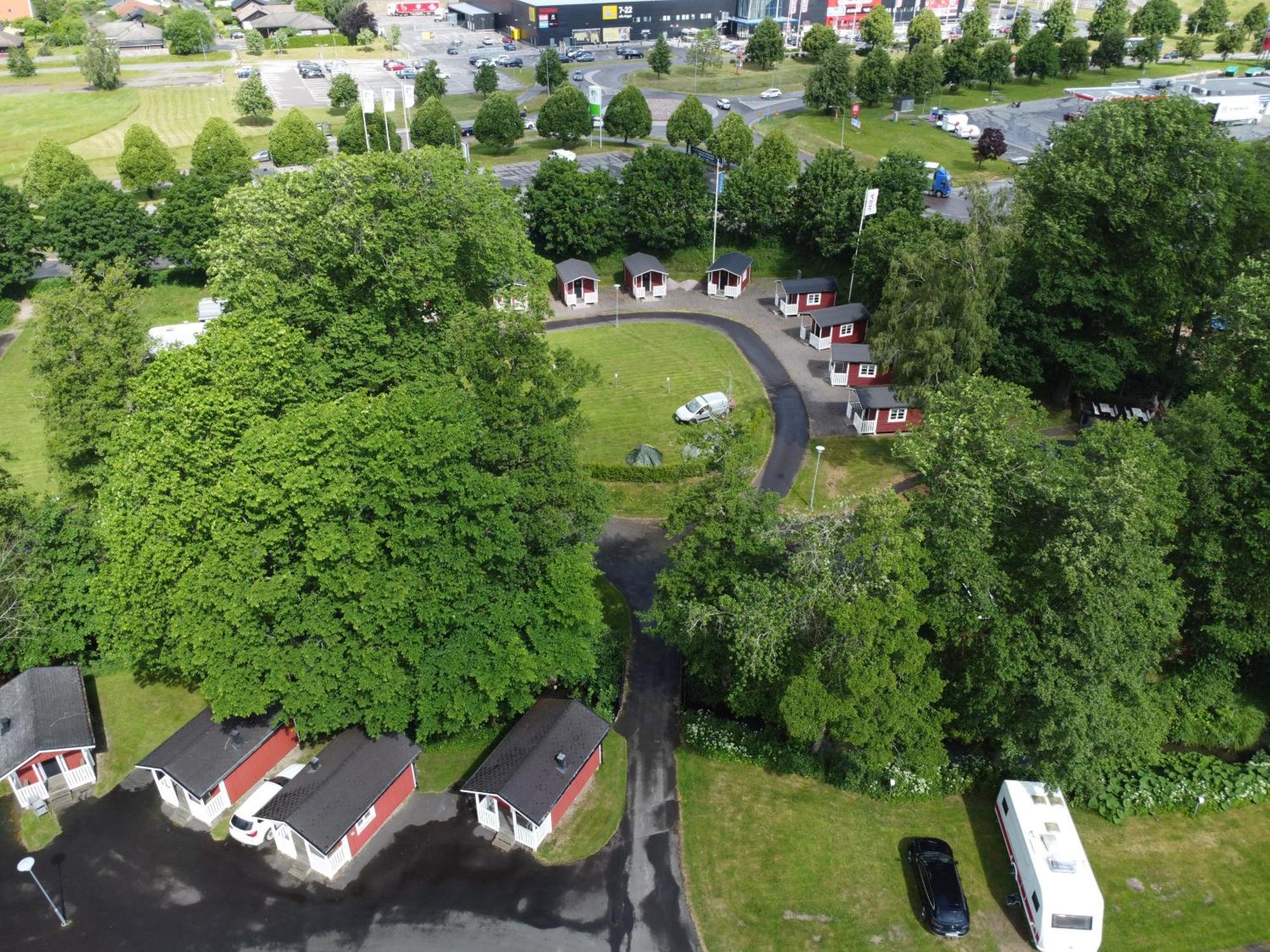 Skara Stads-Camping & Stugby Esterno foto